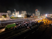  اقالة جالنت .. احتجاجات واسعة واضراب في الجامعات واغلاق شارع ايالون